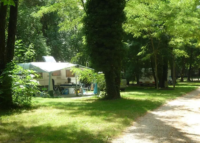 Du Lion Bourg-Saint-Andéol